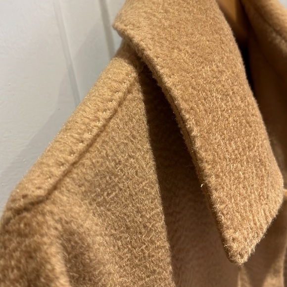Camel coat - Picture 3 of 3